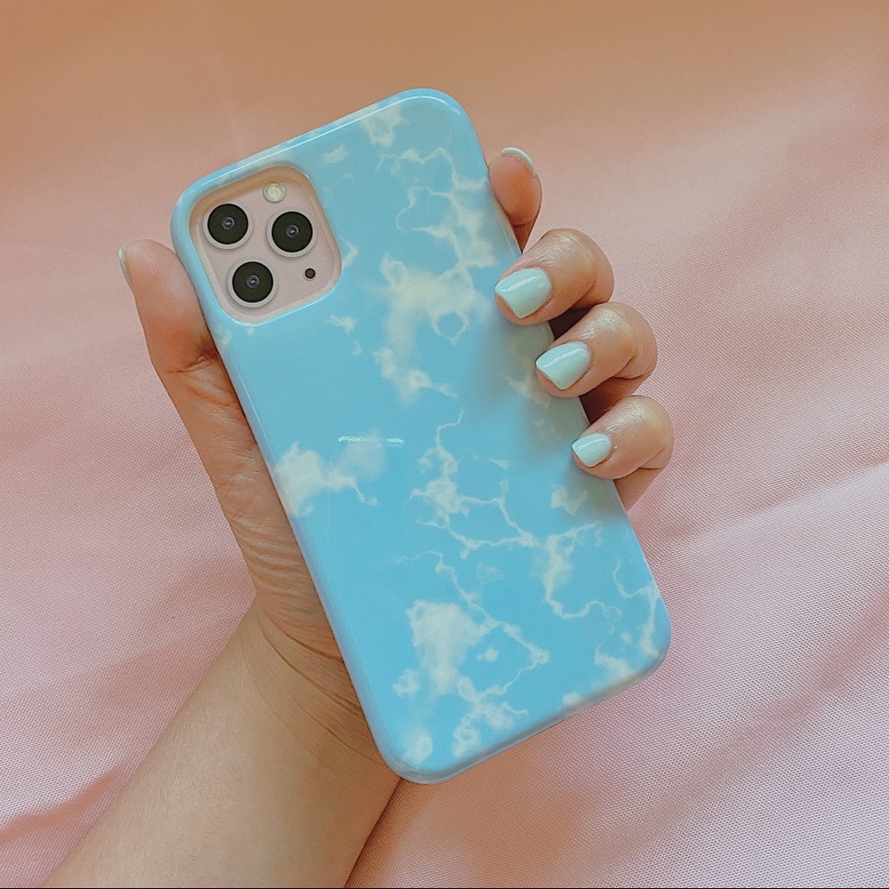 Casely Light Blue Marble Clouds Iphone 11 pro Case